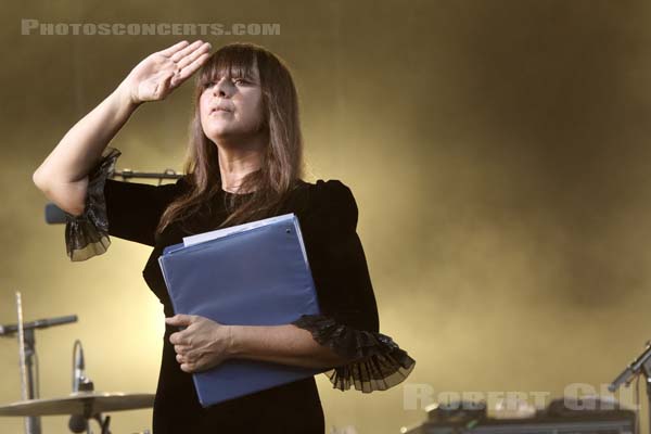 CAT POWER - 2019-07-07 - HEROUVILLE SAINT CLAIR - Chateau de Beauregard - Scene John - 